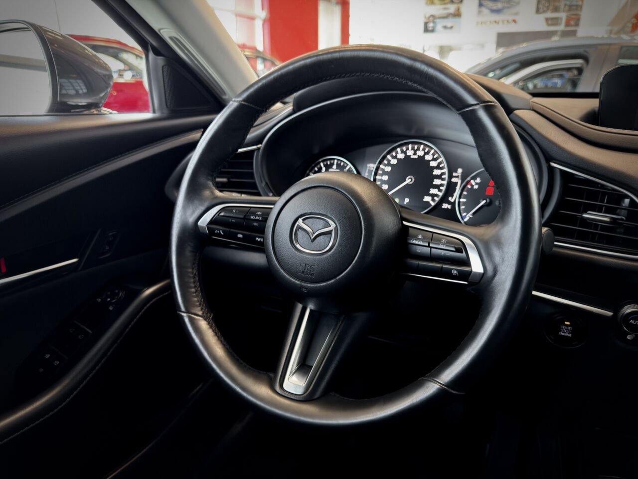 Mazda CX-30 2024 Gris Notre-Dame-des-Prairies - photo #20