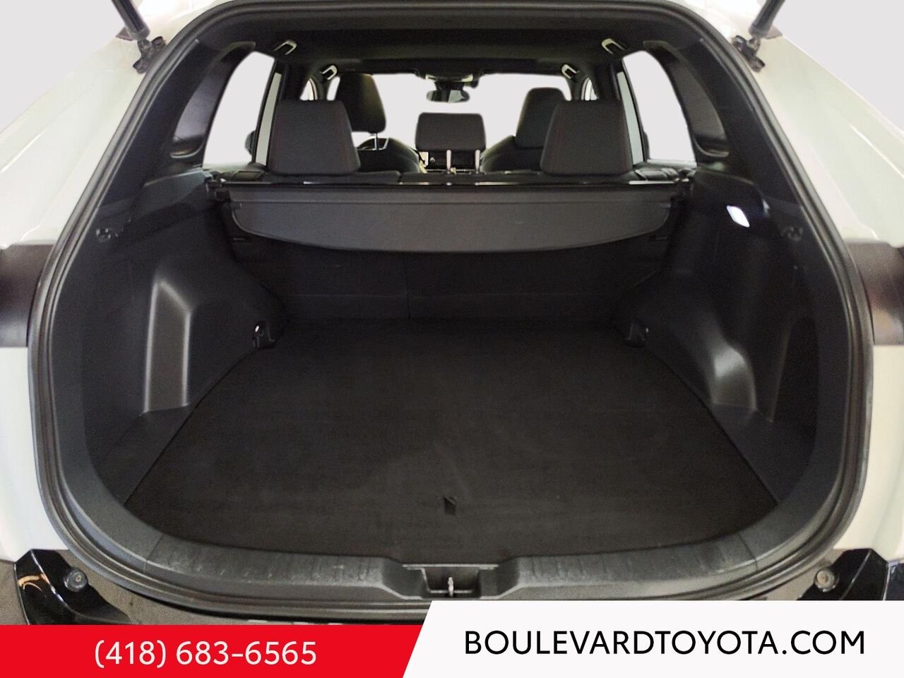 2023 Toyota RAV4 Prime 99905A-72 | PRIME, SE, AWD White Québec - photo #19