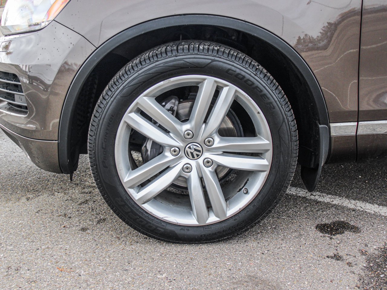 2014 Volkswagen Touareg 4dr TDI Execline Brown Sherwood Park - photo #11