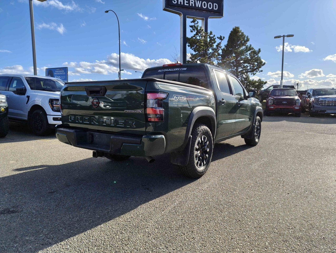 2022 Nissan Frontier Crew Cab PRO-4X Standard Bed 4x4 Tactical Green Metallic Sherwood Park - photo #4