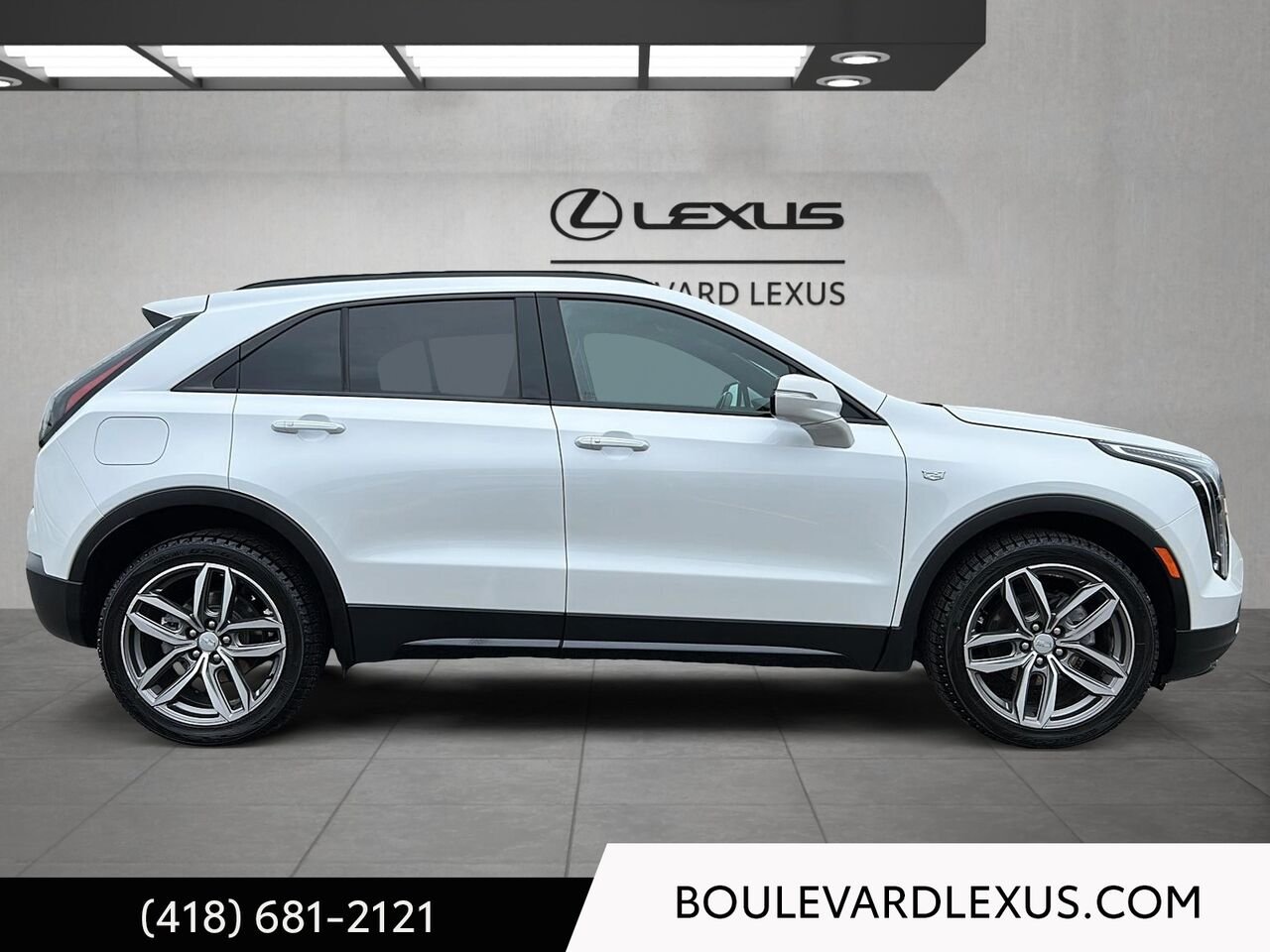 2023 Cadillac XT4 601193 | Traction intégrale, 4 portes Sport White Quebec - photo #2