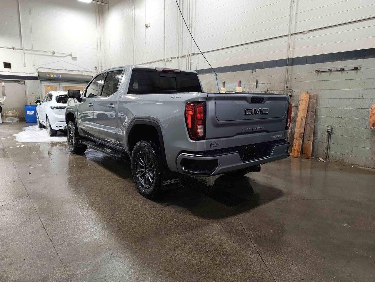 2024 GMC Sierra 1500 4WD Crew Cab 147 Elevation Grey Sherwood Park - photo #4