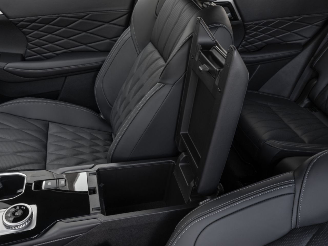 Mitsubishi Outlander GT NOIR S-AWC 2026 Blanc diamant/toit noir Rouyn-Noranda - photo #6