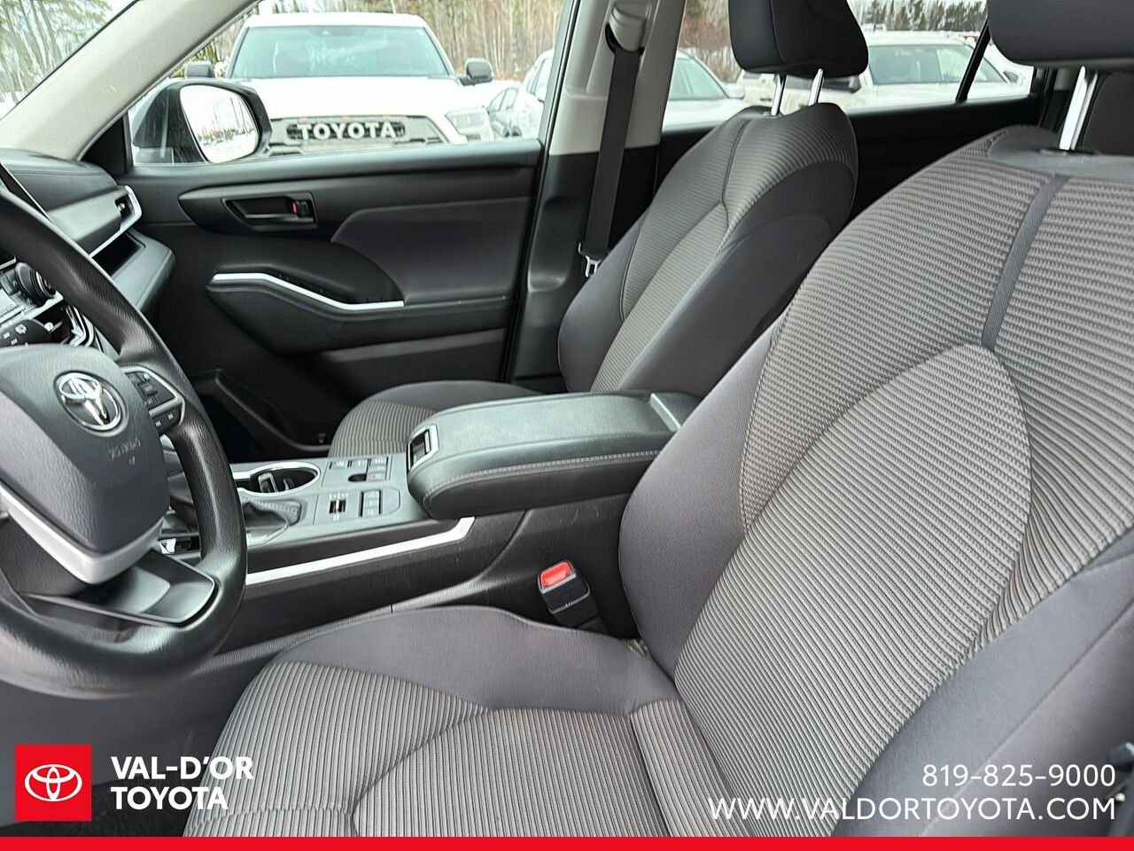 2024 Toyota Highlander AWD LE AWD Magnetic Grey Metallic Val-d'Or - photo #7