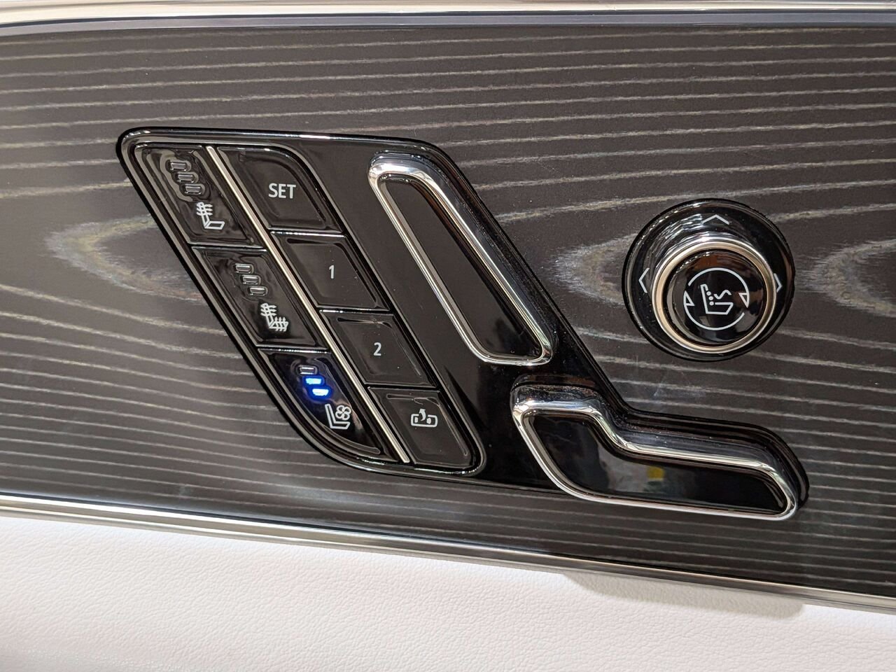 2024 Cadillac LYRIQ 4dr Luxury w/1SD Grey Val-David - photo #37