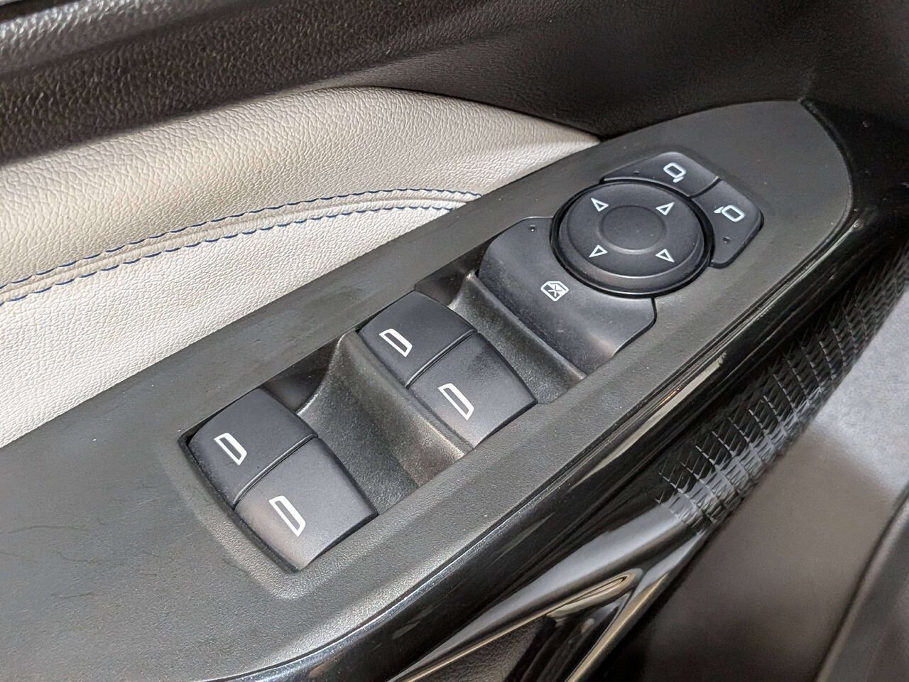2025 Chevrolet Trax FWD 4dr LT Grey Val-David - photo #33