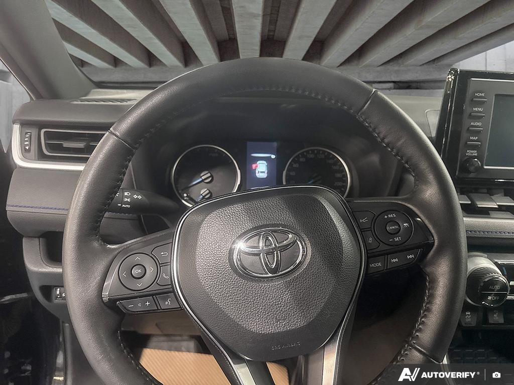 2022 Toyota RAV4 2602099A | Hybrid SE, well maintained, local trade Black Edmonton - photo #13