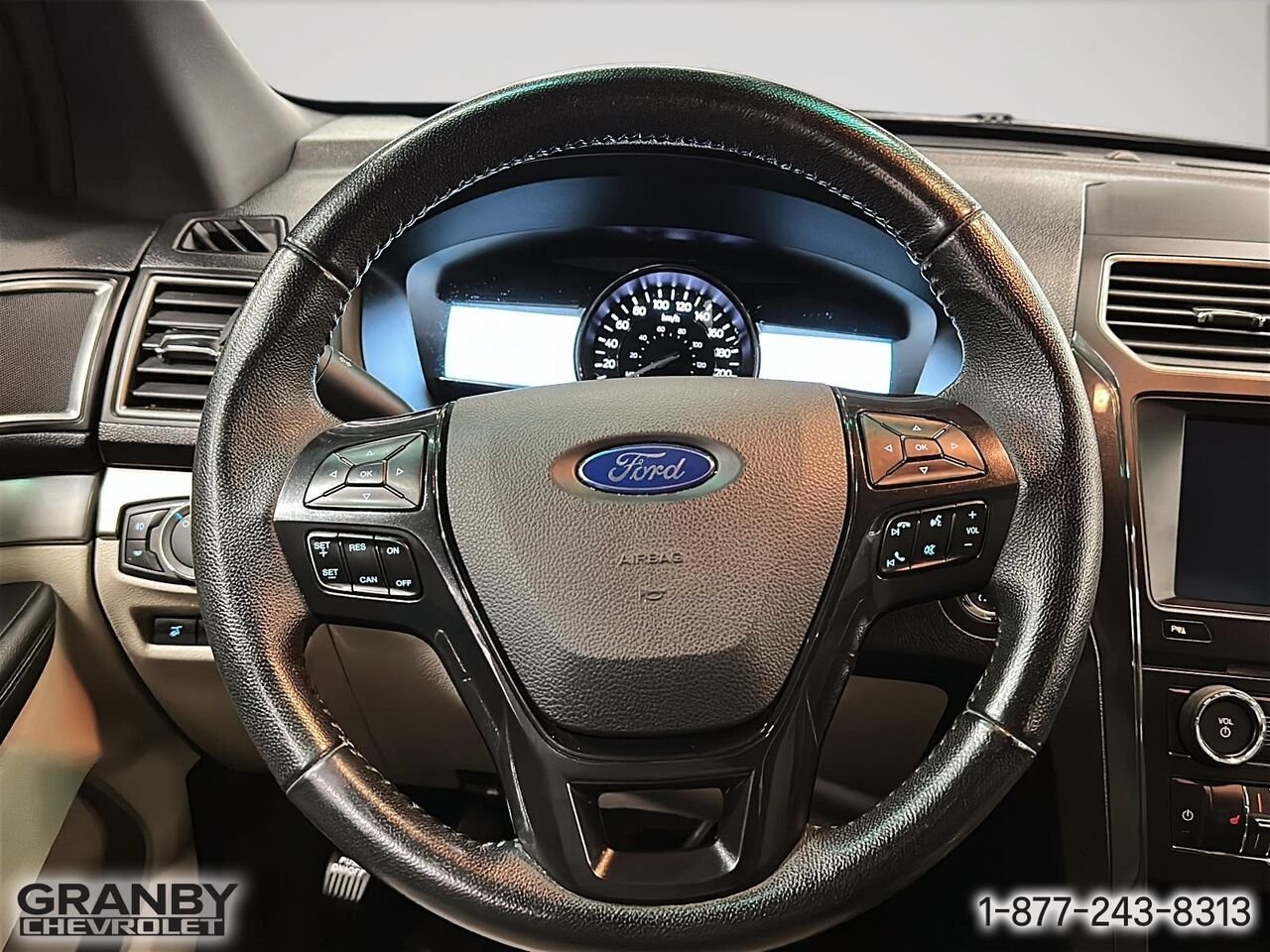 2018 Ford Explorer XLT, quatre roues motrices | G3898 Red Granby - photo #15