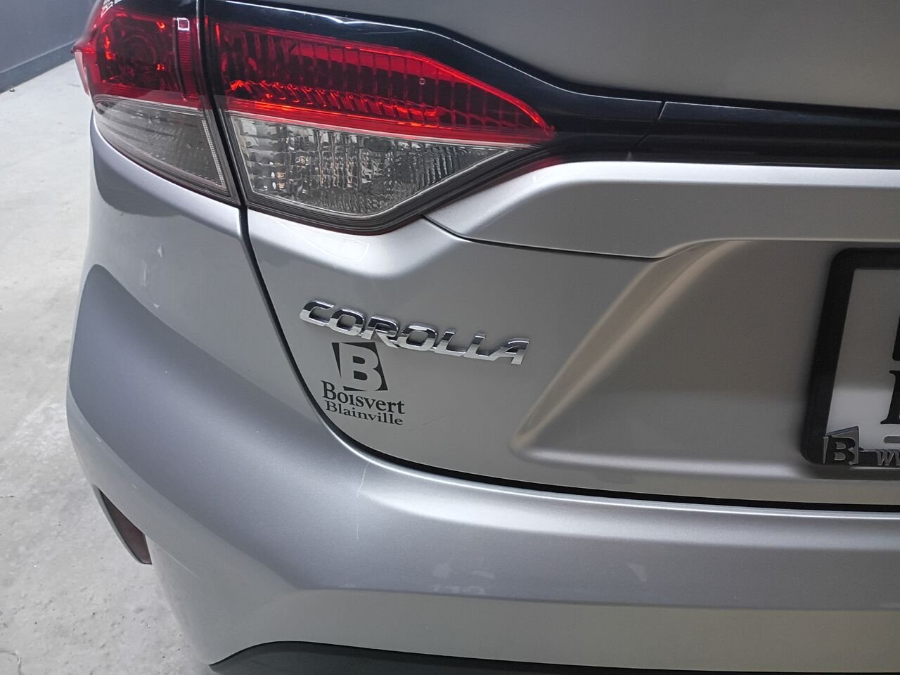 Toyota Corolla 2023 Argent Blainville - photo #8