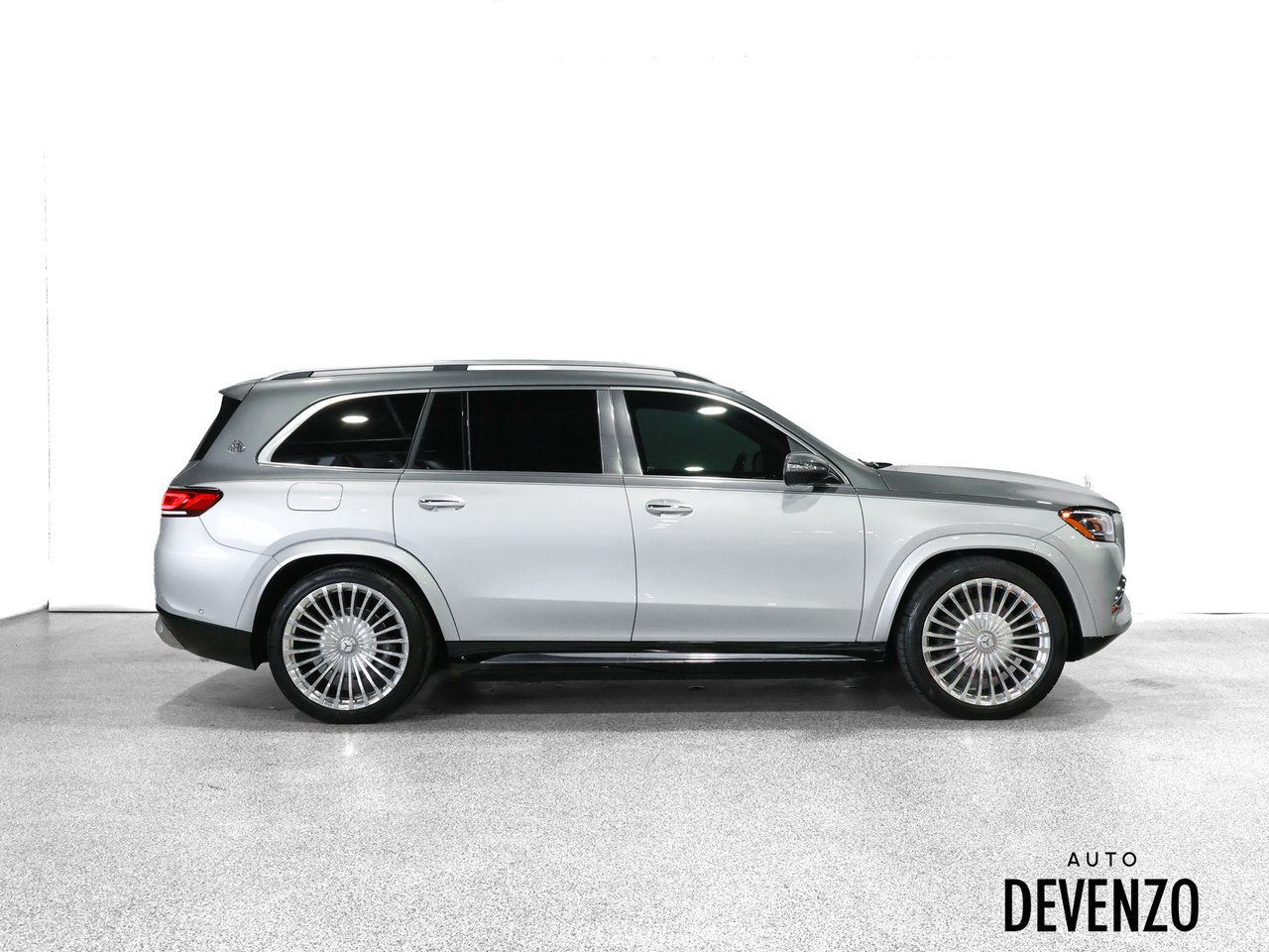 Mercedes-Benz GLS 2023 Argent Saint-Eustache - photo #1