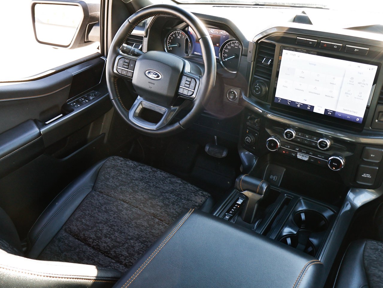 2022 Ford F-150 LARIAT 4WD SuperCrew 5.5' Box White Sherwood Park - photo #28