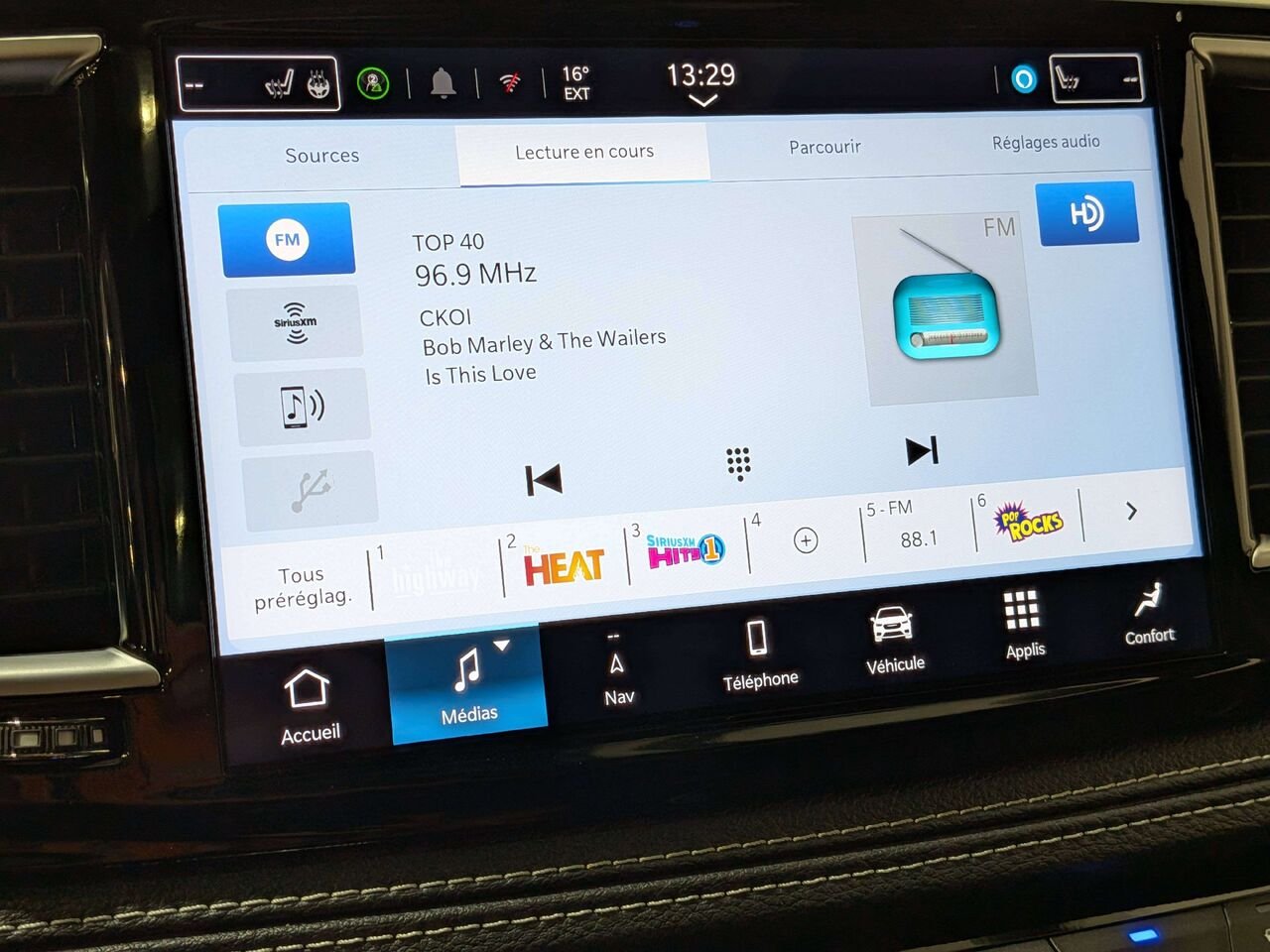 2025 Chrysler Pacifica Limited FWD White Val-David - photo #25