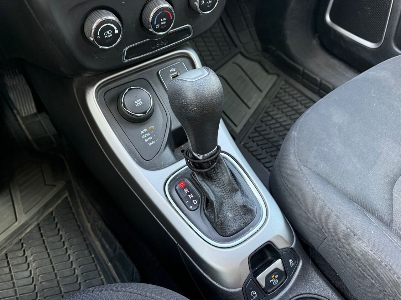 Jeep Compass Sport 4x4 2018 Bleu Châteauguay - photo #17