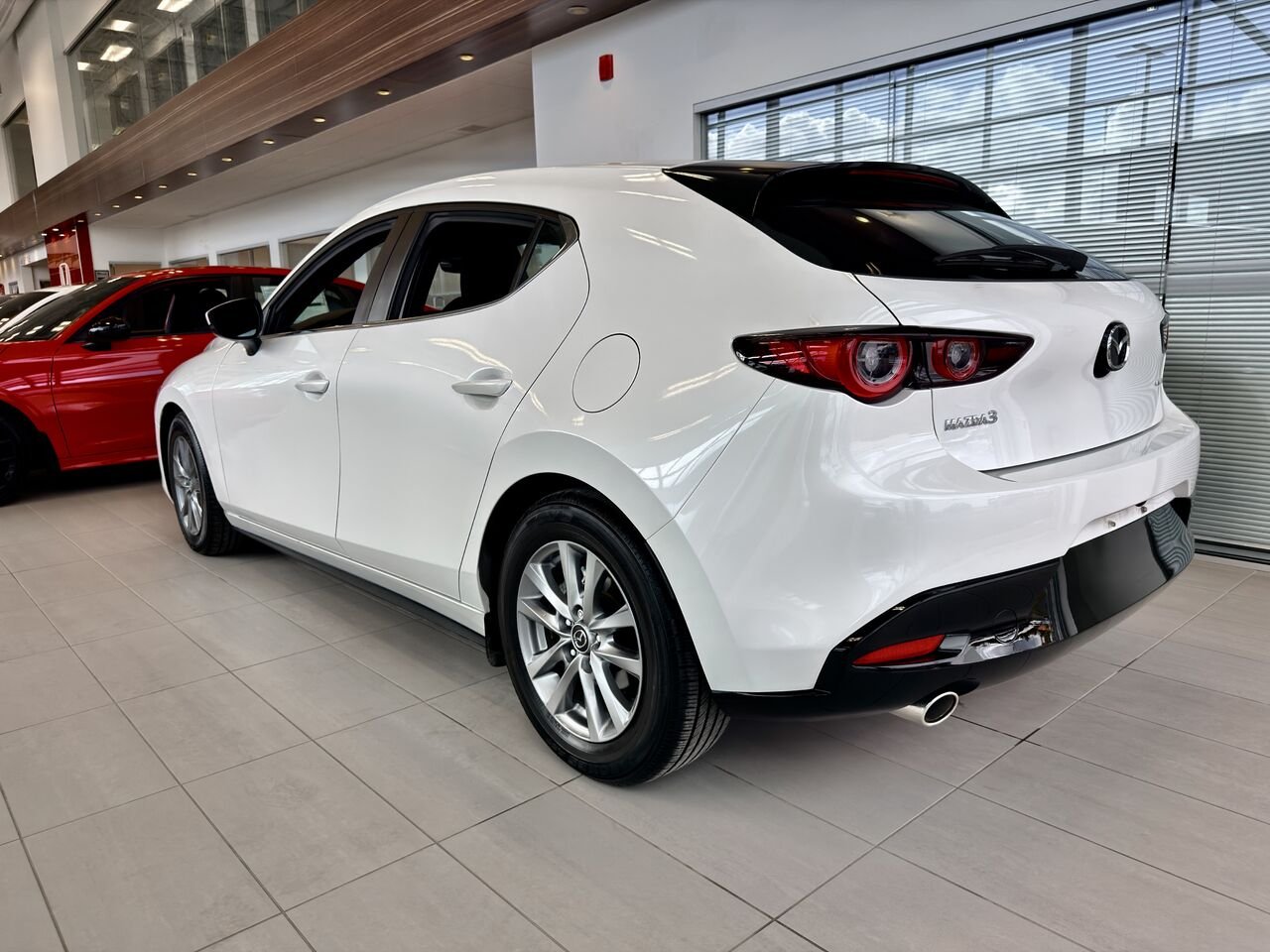Mazda Mazda3 Sport 2024 Blanc Notre-Dame-des-Prairies - photo #7