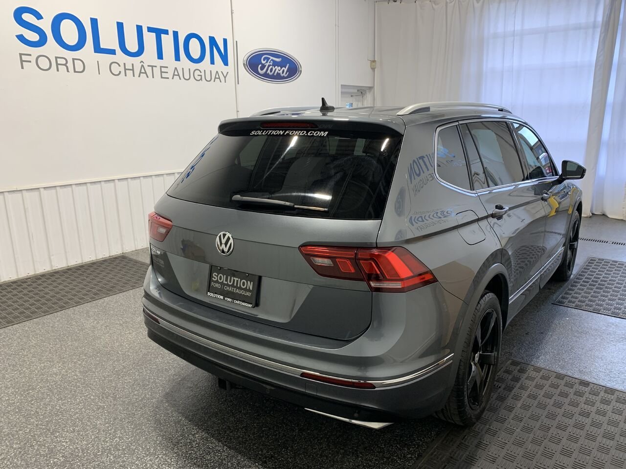 2019 Volkswagen Tiguan R-LINE Grey Châteauguay - photo #6