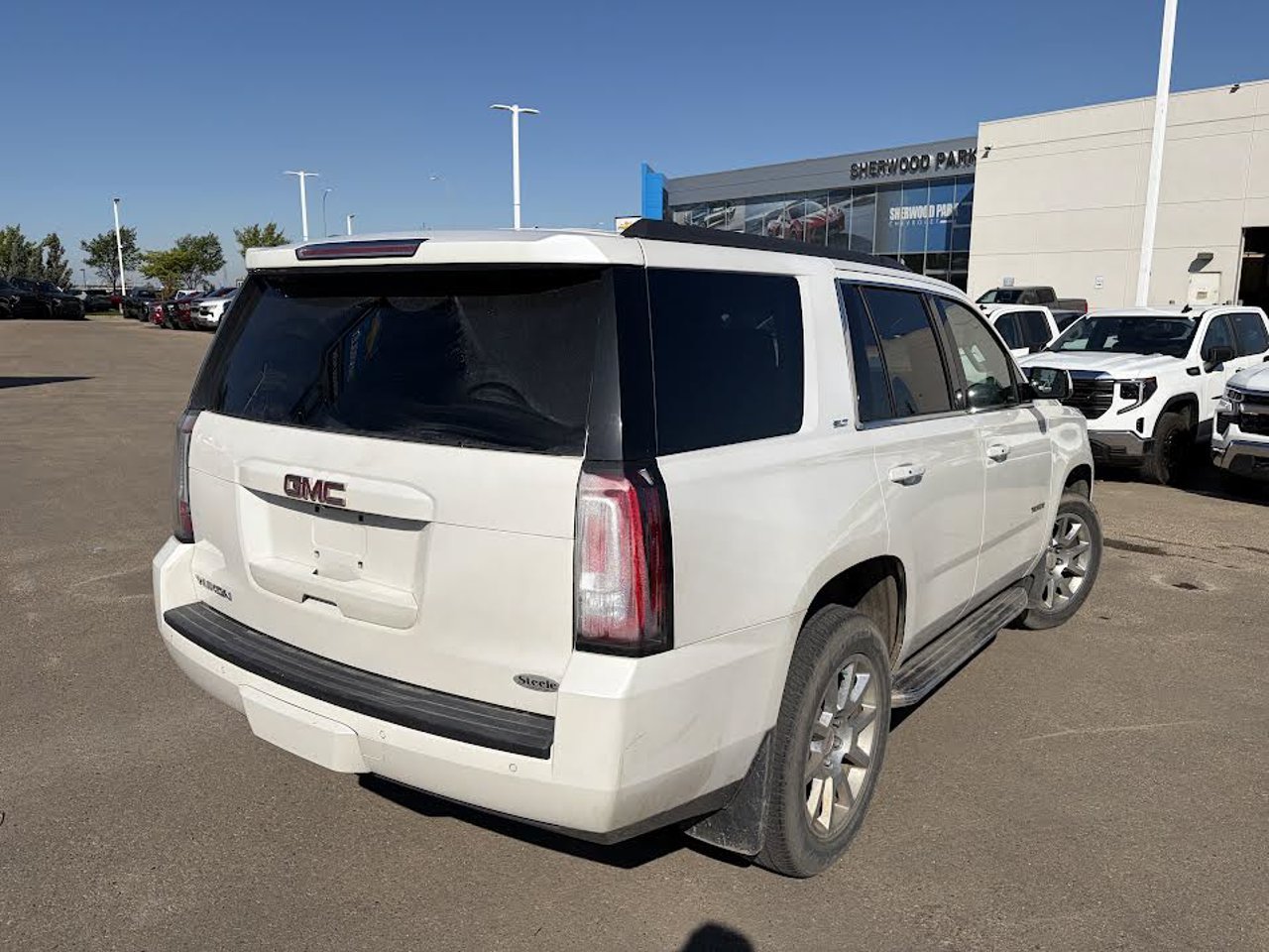 2017 GMC Yukon 4WD 4dr SLT White Sherwood Park - photo #4
