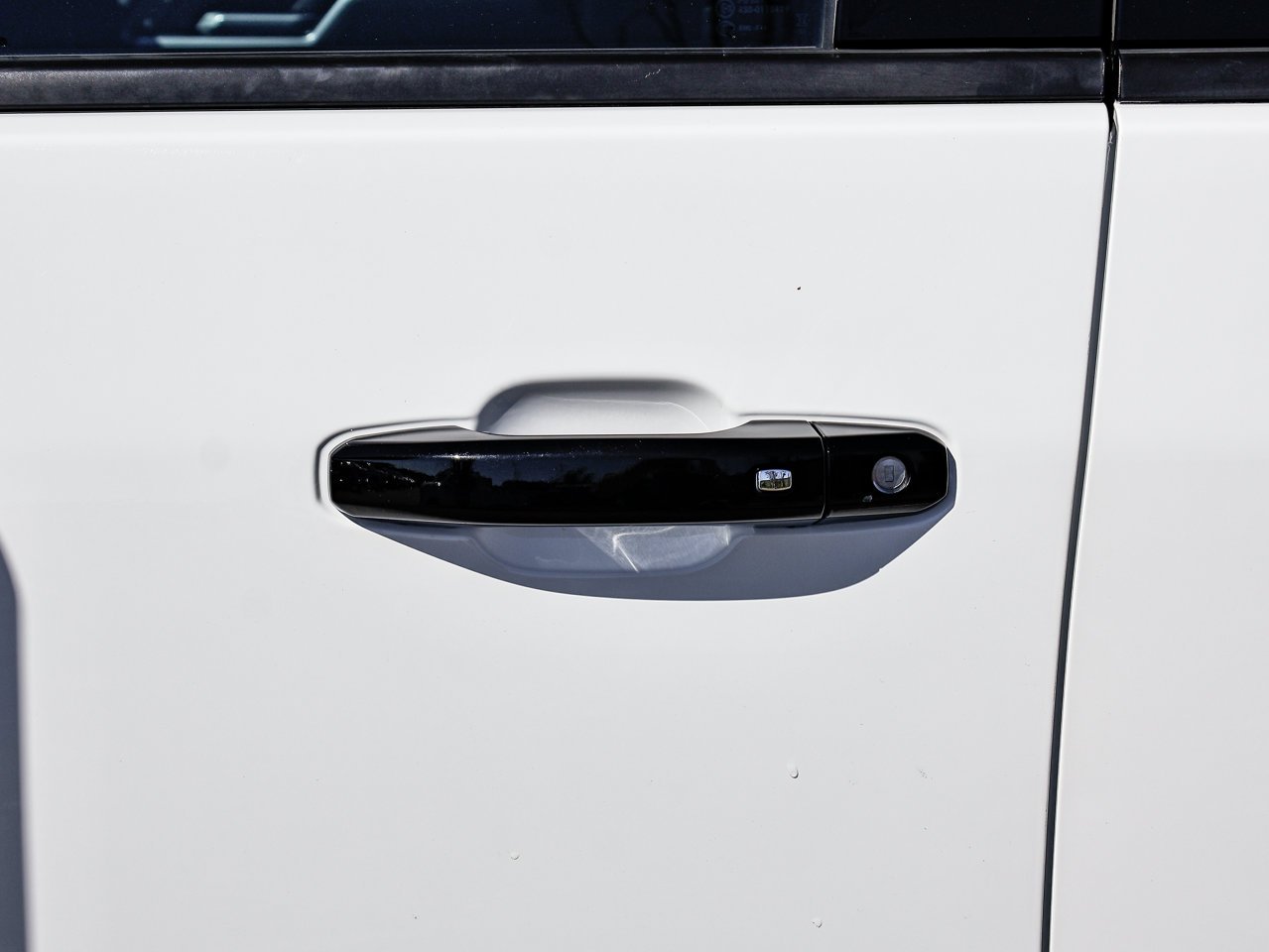 2024 Chevrolet Silverado 2500HD 4WD Crew Cab 159 LTZ White Sherwood Park - photo #7