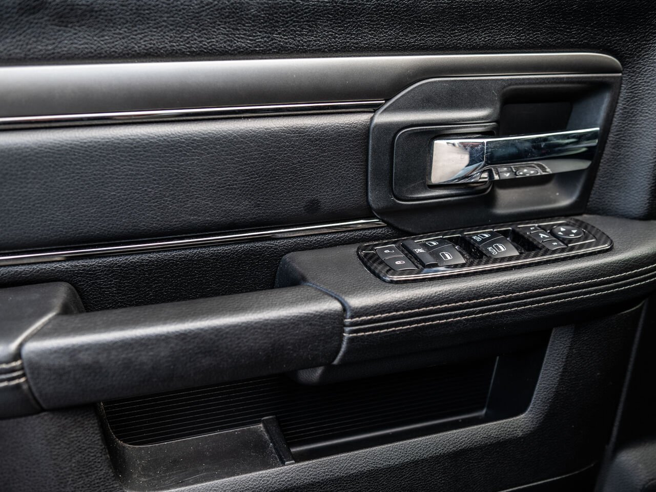 Ram 1500 2018 Noir Sainte-Julienne - photo #8