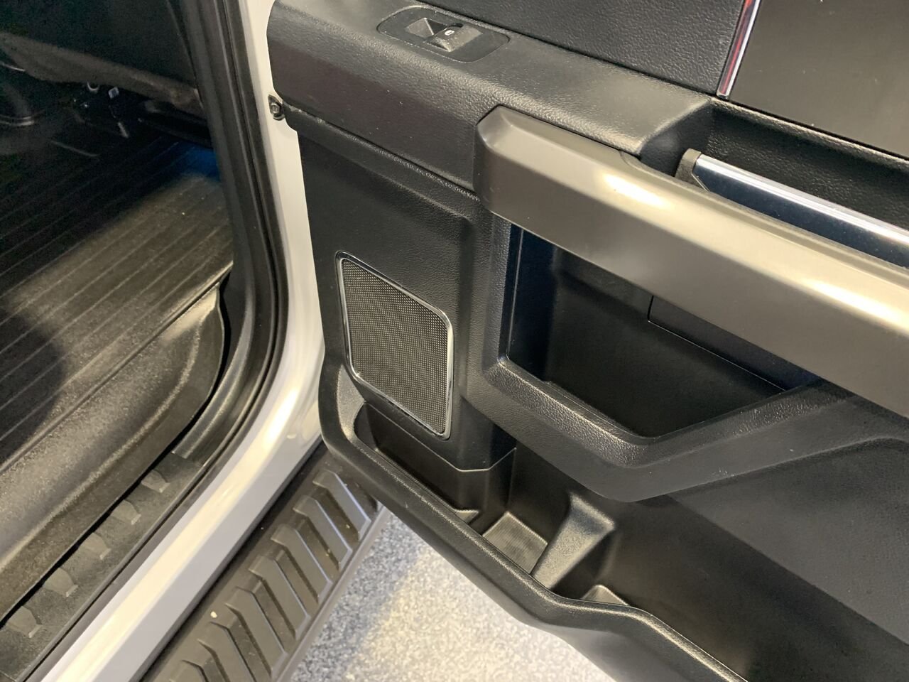 Ford F-150 LARIAT, EDITION SPECIALE, 3.5L, 157 WB, 2019 Argent Châteauguay - photo #15