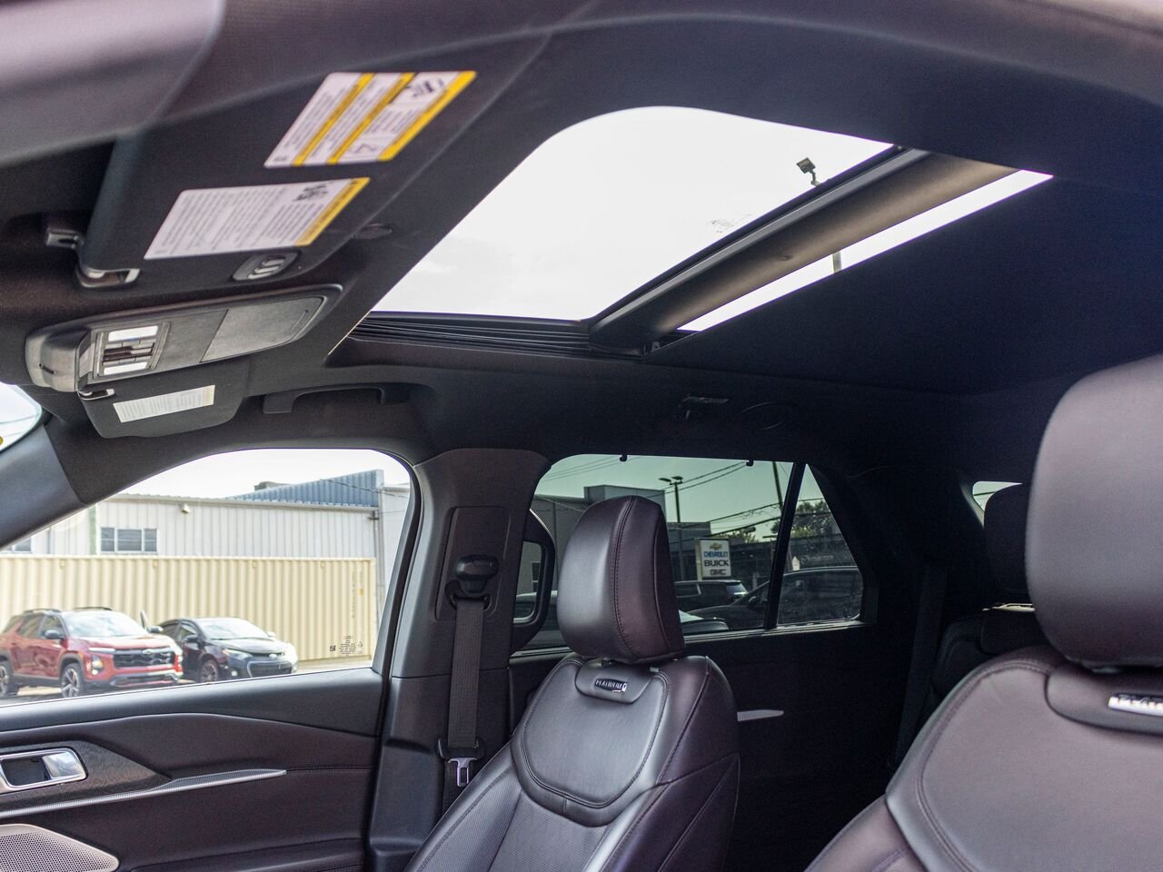 Ford Explorer Platinum 4 RM 2025 Gris Châteauguay - photo #29