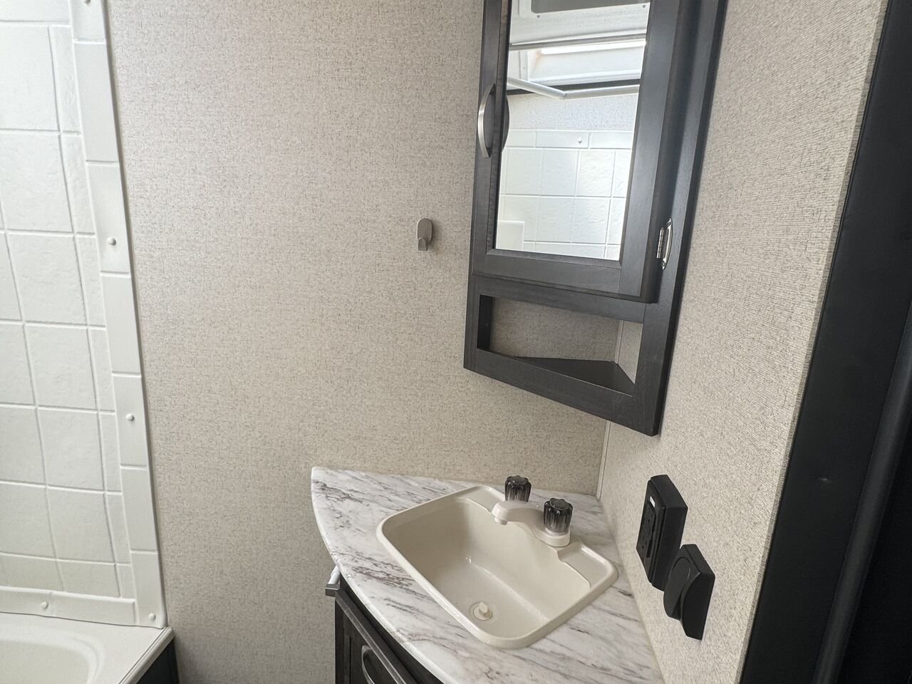 COACHMEN NORTHERN SPIRIT 2342B 2019 Blanc Granby - photo #33