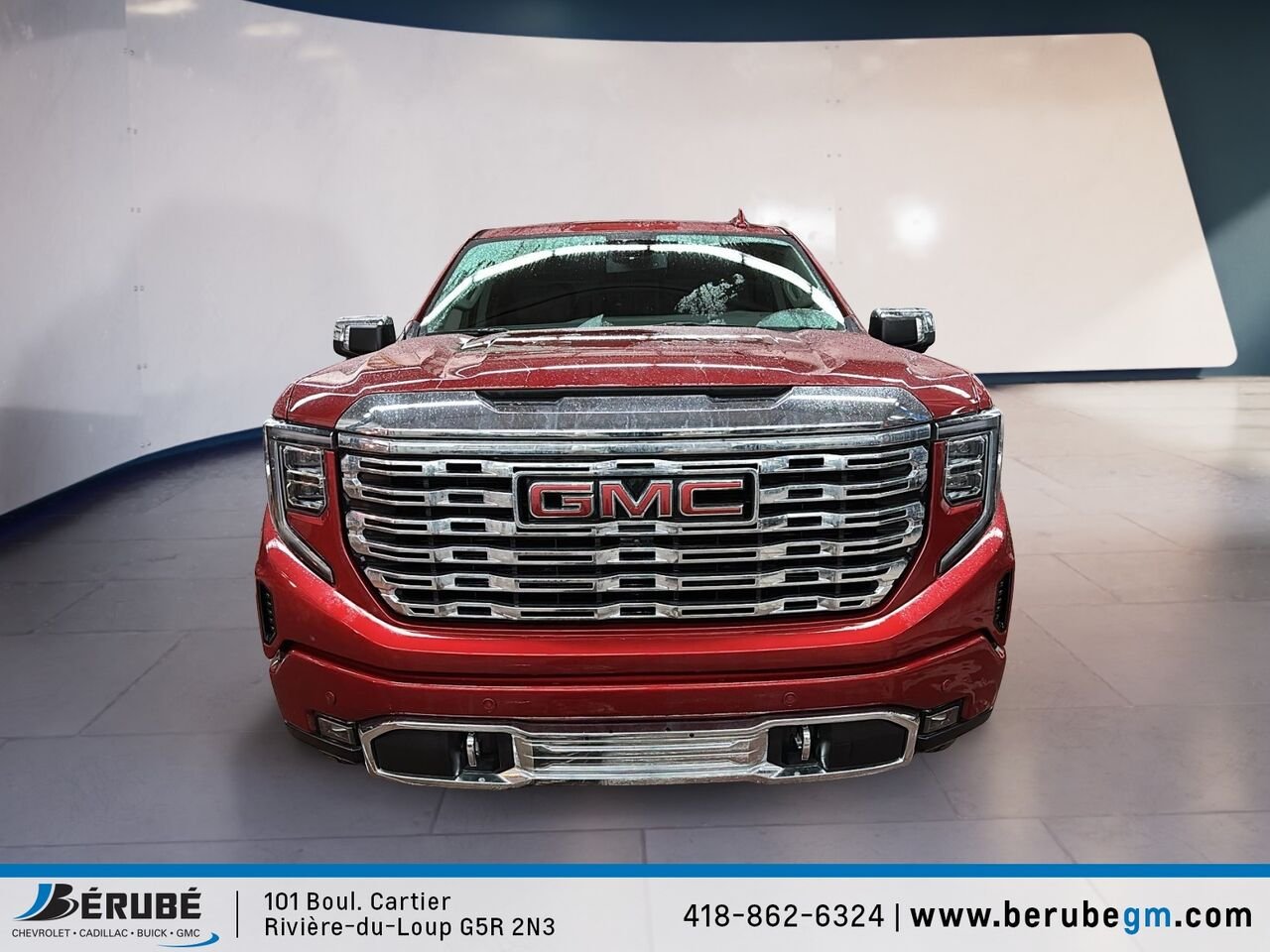 GMC 1500 4RM, CAISSE COURTE, CAB. MULTIPLAC Denali cabine multiplace 4RM 147 po 2024 Rouge Rivière-du-Loup - photo #1