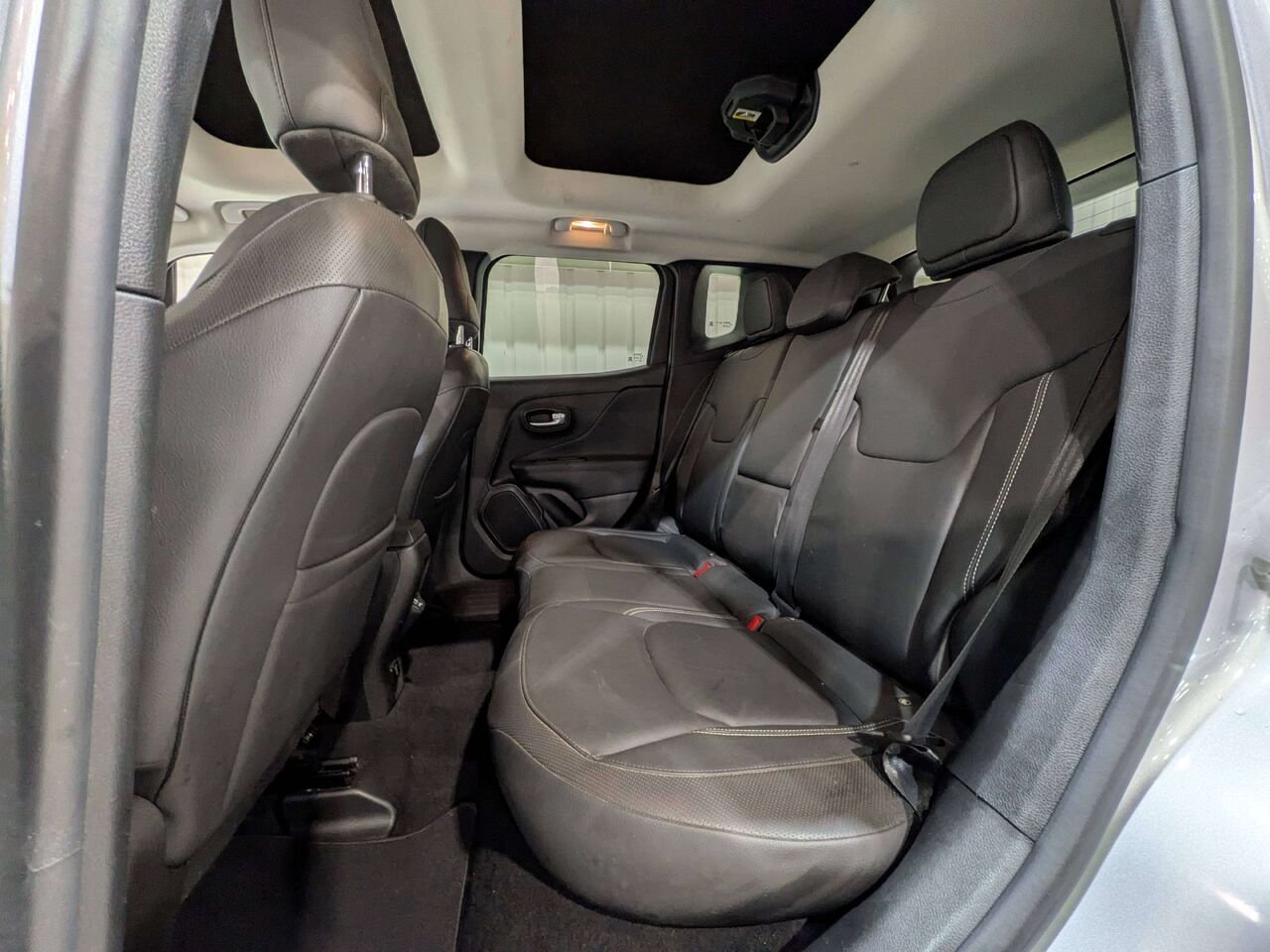 2019 Jeep Renegade Limited 4x4 Silver Val-David - photo #10