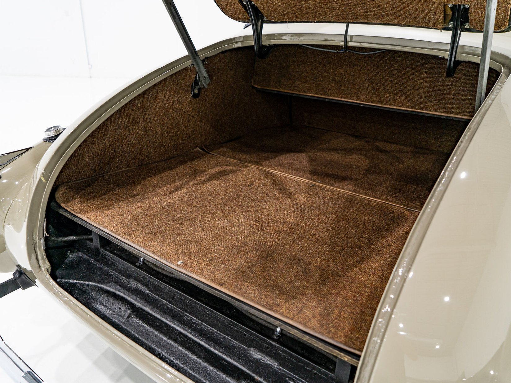 Cadillac Series 75 1 of 27 built. Former CCCA National first prize winner *PRICE IN USD* 1939 Brun Montréal - photo #82