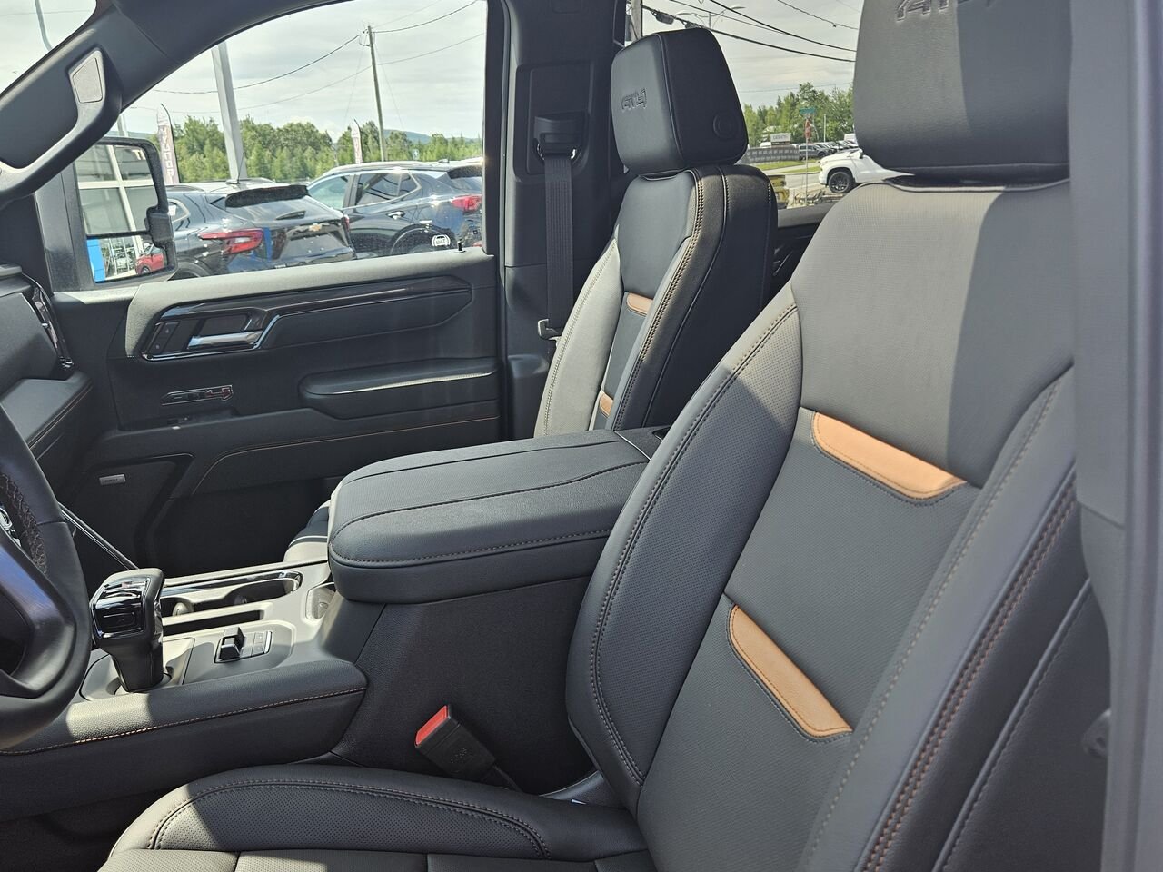 GMC Sierra 1500 AT4 cabine multiplace 4RM 157 po 2026 Blanc sommet Thetford Mines - photo #14