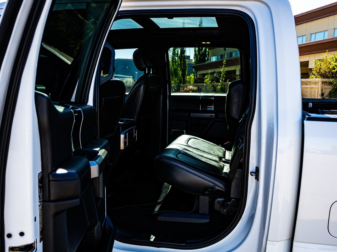 2022 Ford Super Duty F-350 SRW Platinum 4WD Crew Cab 6.75' Box White Sherwood Park - photo #29