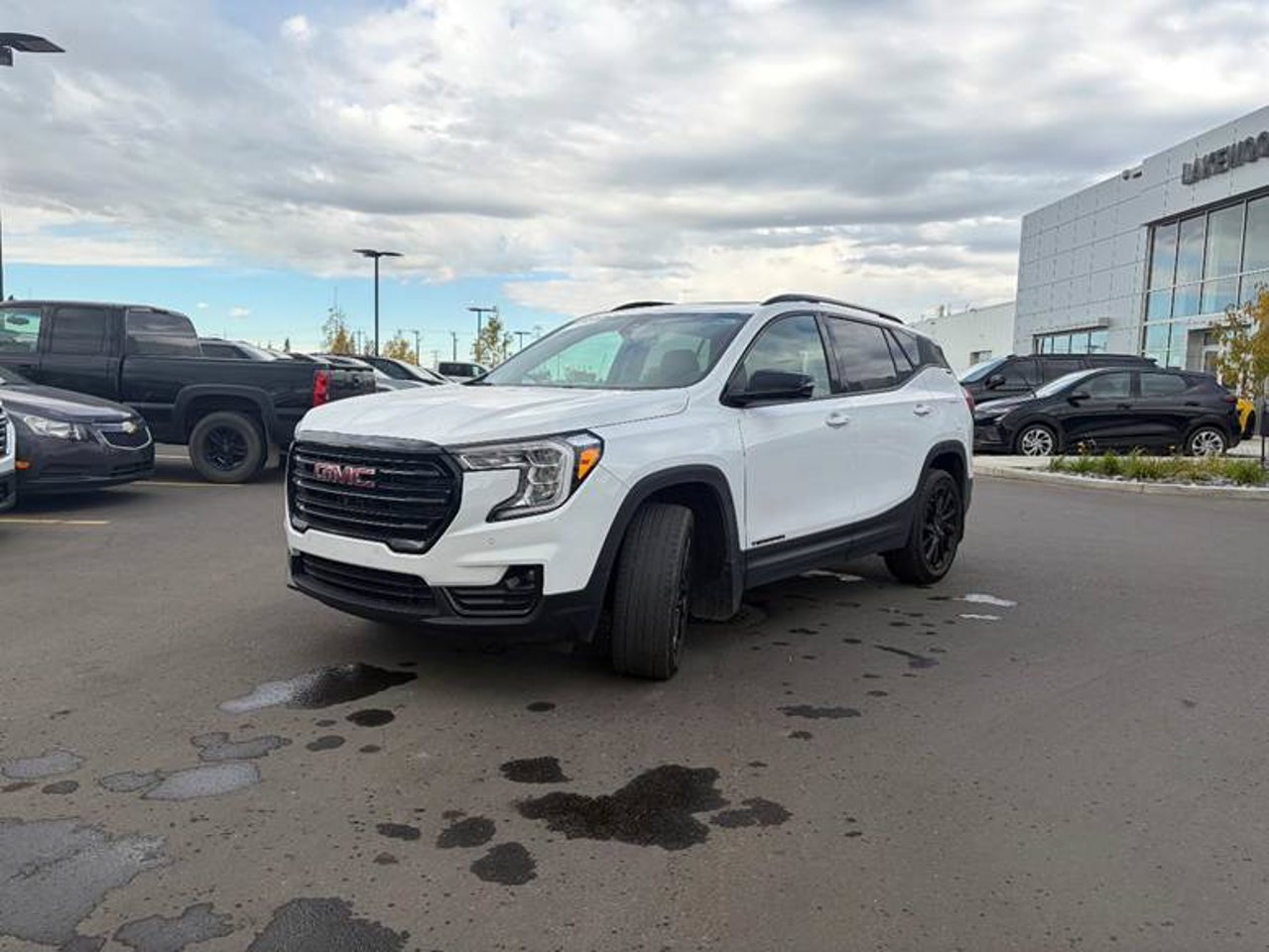 2024 GMC Terrain AWD 4dr SLT White Sherwood Park - photo #2