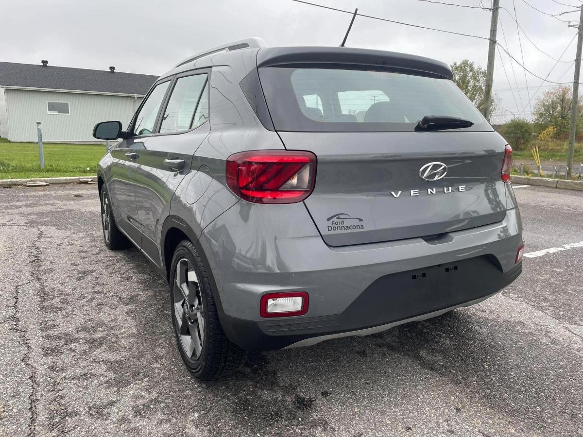 Hyundai Venue 2023 Gris Donnacona - photo #2