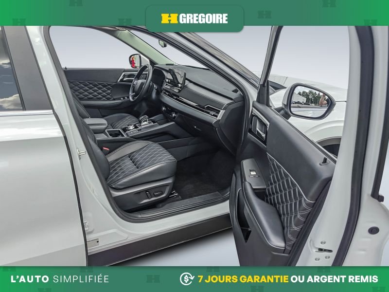 2024 Mitsubishi Outlander White Blainville - photo #20