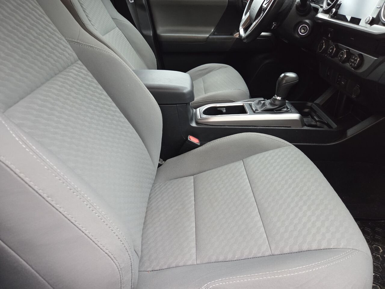 2020 Toyota TACOMA SR5 White Mont-Laurier - photo #9