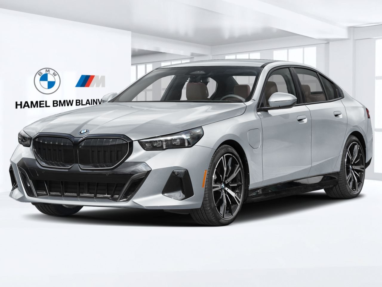 BMW 5 Series 550e xDrive 2027 Gris Blainville - photo #0