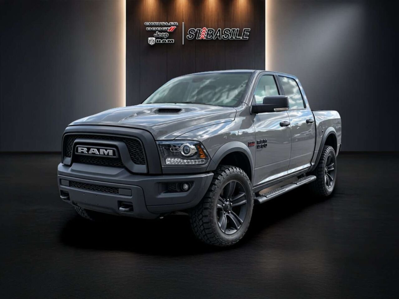 2022 Ram 1500 Grey Saint-Basile-le-Grand - photo #0
