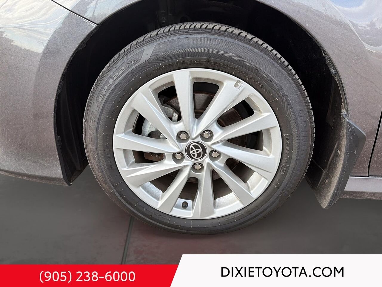 2024 Toyota Camry HYBRID LE / CLEAN CARFAX / ALLOY WHEELS / TOYOTA SAFETY SENSE / CARPLAY AND ANDROID AUTO Grey Mississauga - photo #6