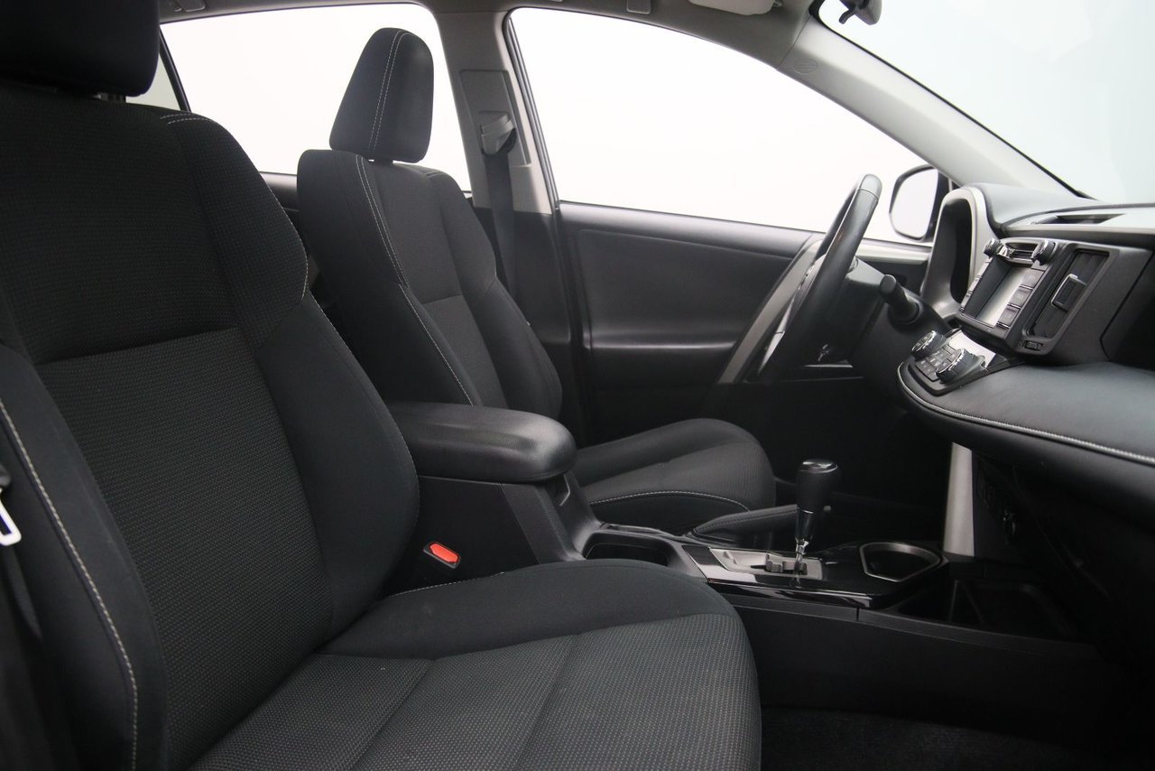 Toyota RAV4 XLE 2018 Gris Baie-Comeau - photo #15