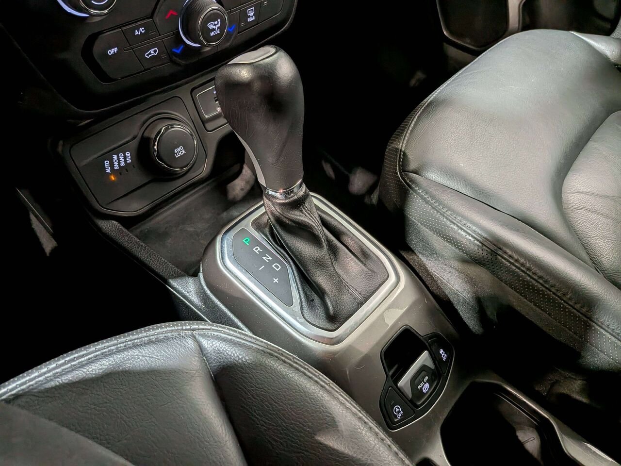 2019 Jeep Renegade Limited 4x4 Silver Val-David - photo #28