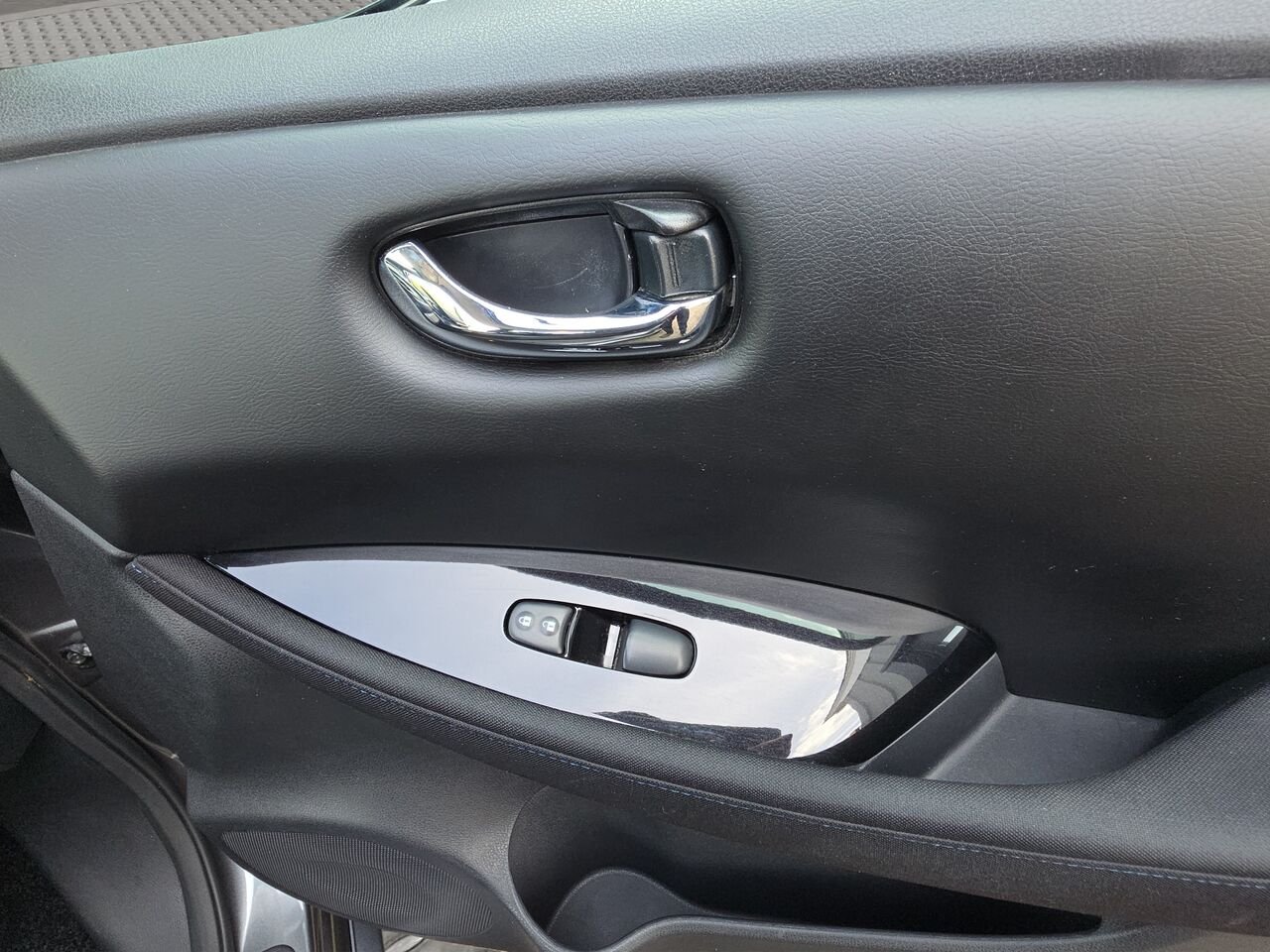 2020 Nissan LEAF SV PLUS à hayon, Commande audio au volant, caméra de recul, détecteur d'angles morts, grosse Grey Val-David - photo #10