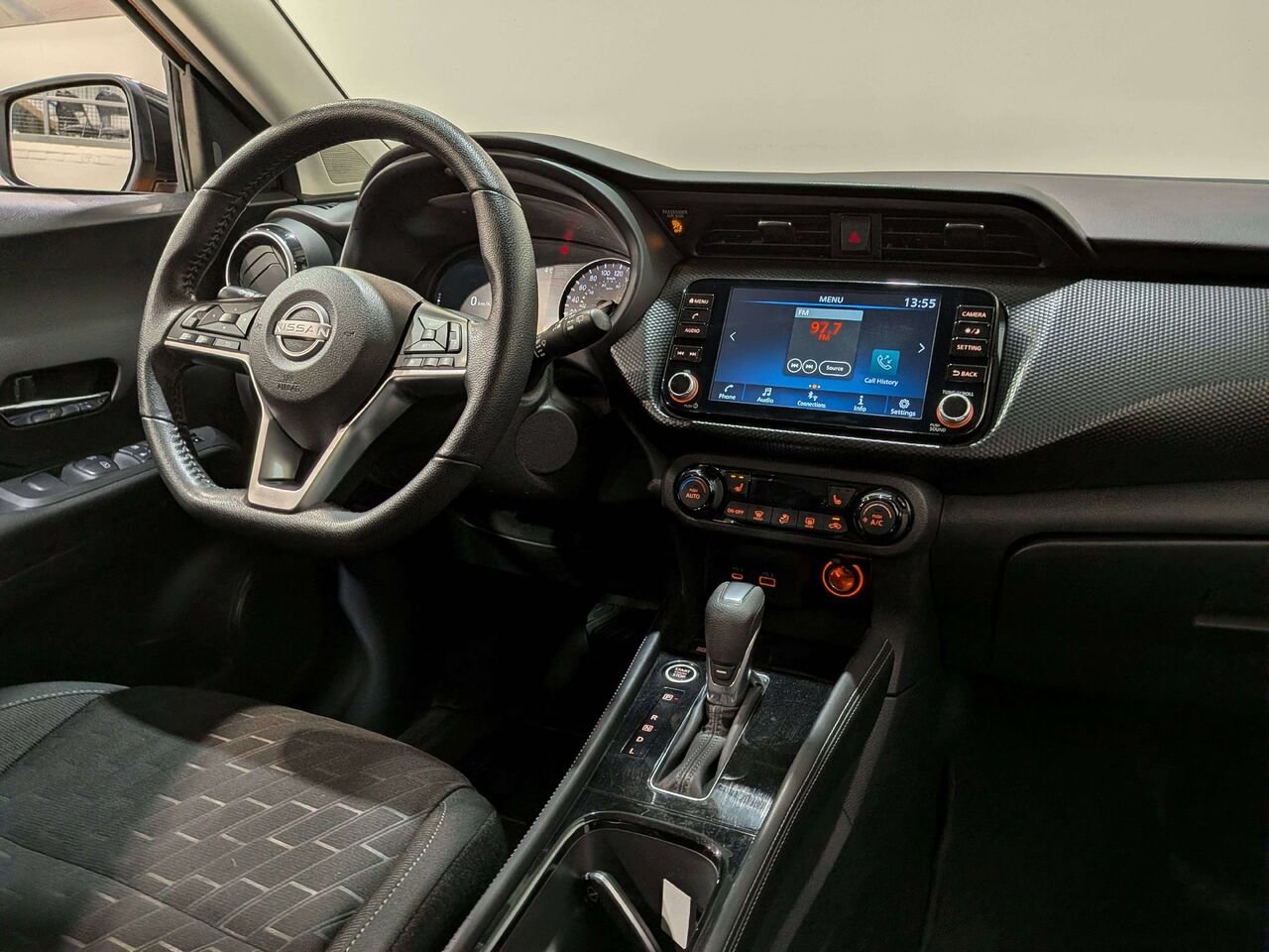 Nissan Kicks 2024 Orange Val-David - photo #17