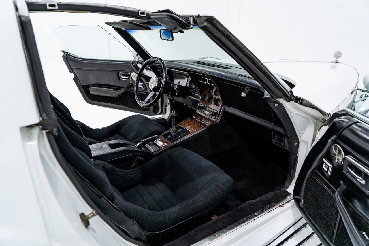 Phillips Motor Car Berlina Coupe Only 1 of 78 produced. Very rare | PRIX EN USD 1981 Blanc Montréal - photo #59