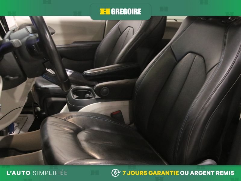 2021 Chrysler Pacifica Grey Blainville - photo #13