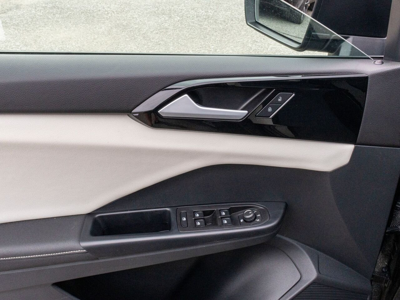 Volkswagen Taos Trendline 4MOTION 2025 Noir Châteauguay - photo #29