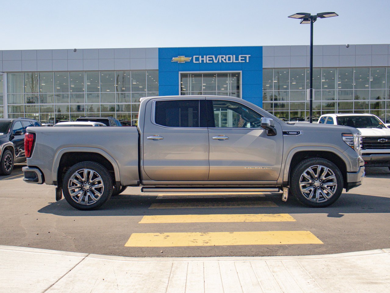 2025 GMC Sierra 1500 4WD Crew Cab 147 Denali Grey Sherwood Park - photo #12