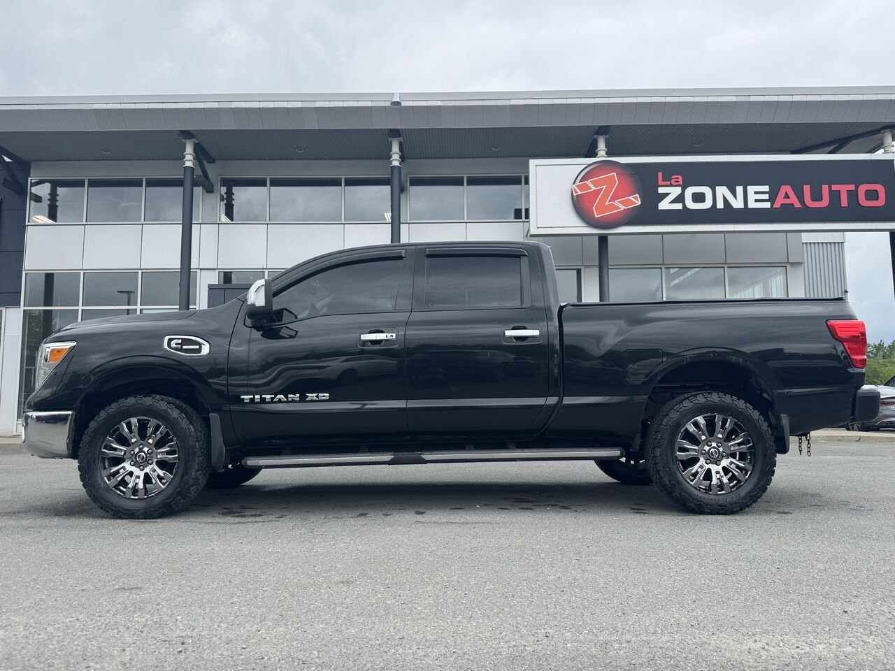2016 Nissan Titan XD Cummins Black Granby - photo #4