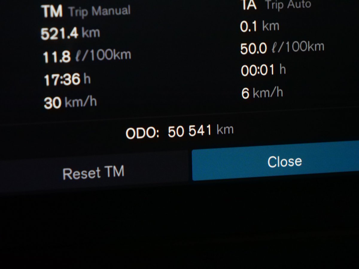 Volvo XC60 B6 PLUS DARK CLIMAT JANTES 20 PO 2023 Gris Montréal - photo #9
