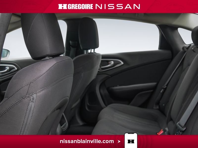 Chrysler 200 2015 Blanc Blainville - photo #21
