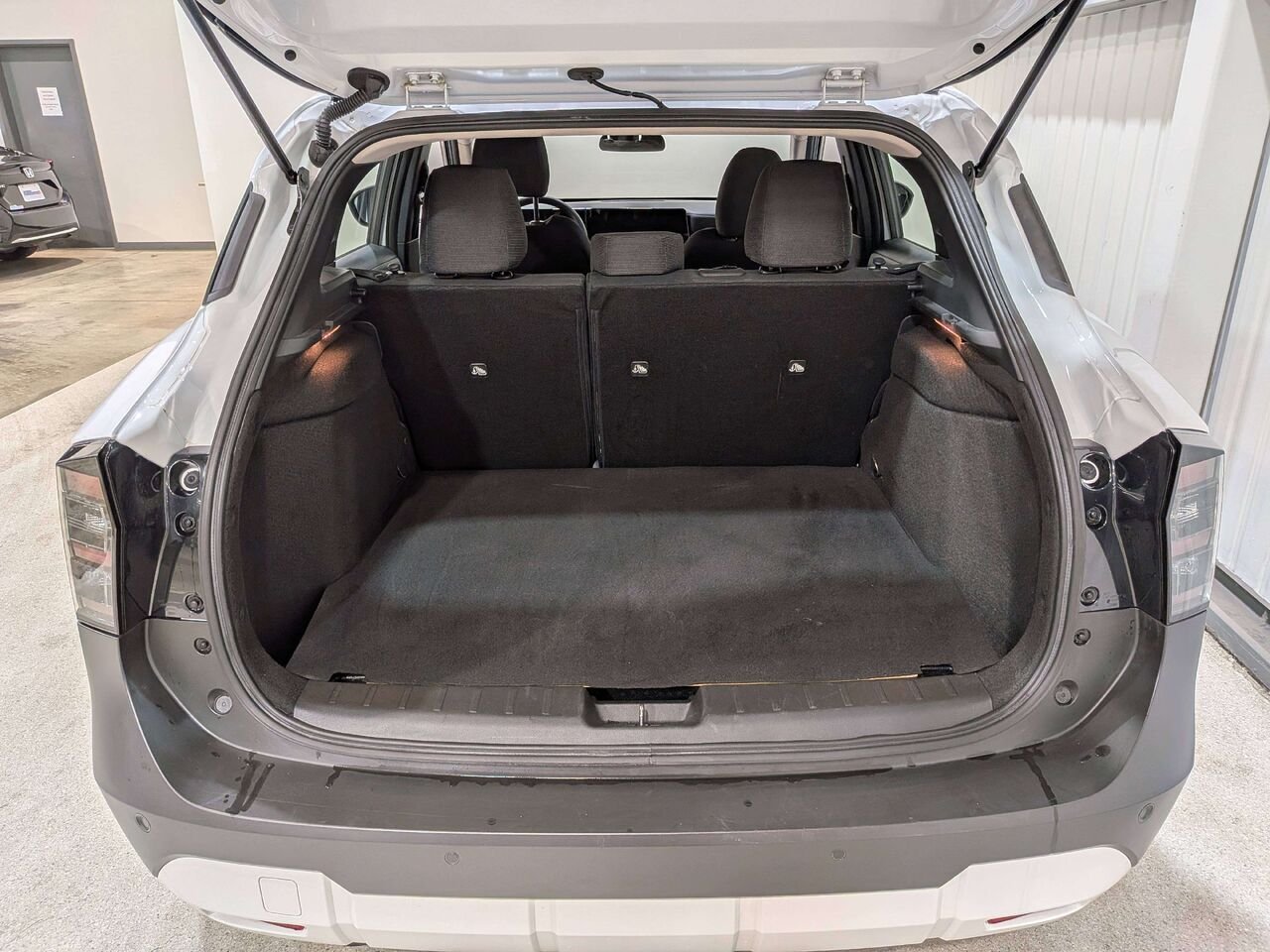 2026 Nissan Kicks S AWD White Val-David - photo #8