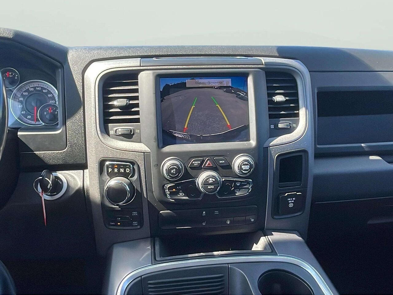 2022 Ram 1500 Express White Gatineau - photo #10